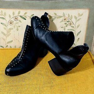 Julieta Suárez Black Leather Studded Ankle Boots Size 7
